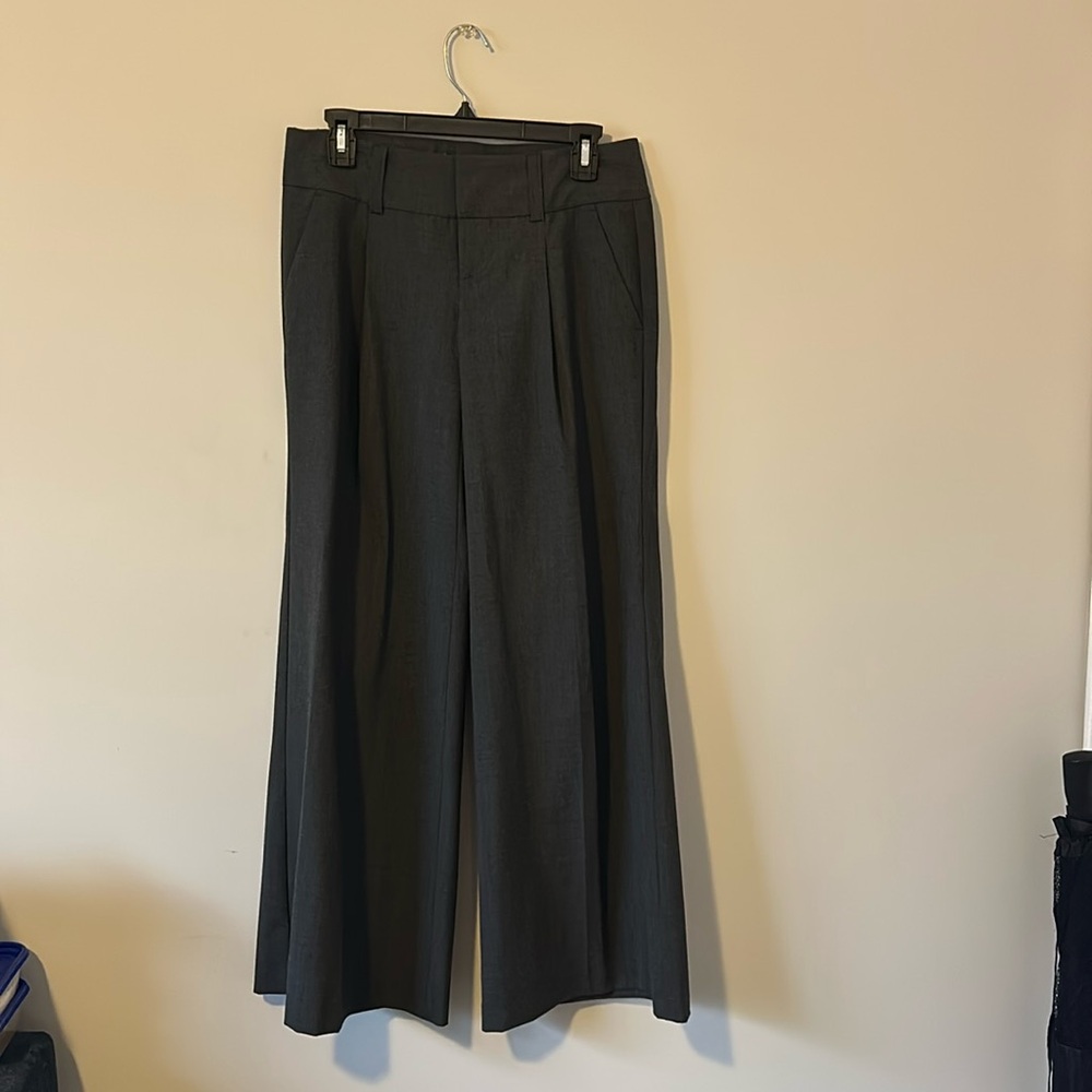 Victoria’s Secret Body By Victoria black slacks in size 4.